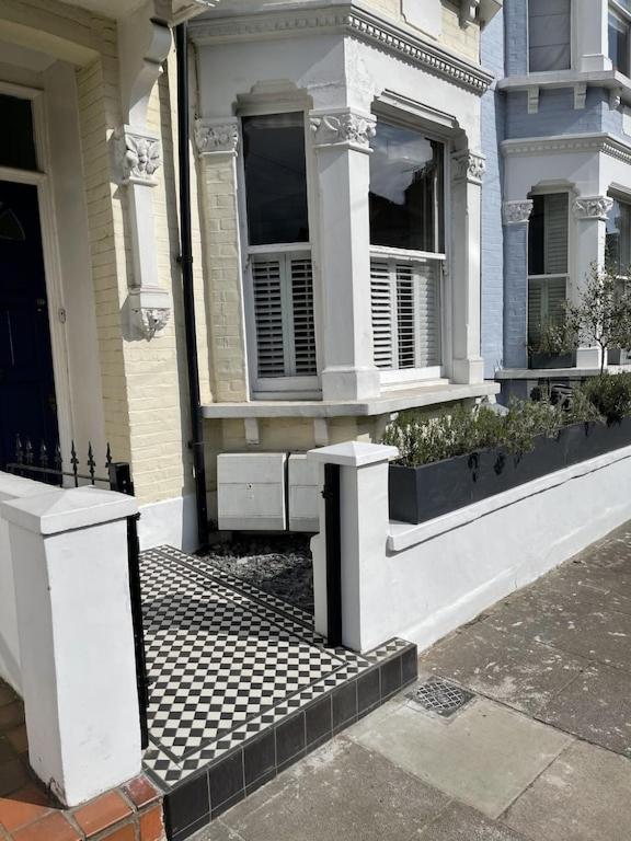 Beautiful Ground Floor Garden Flat Lejlighed London Eksteriør billede
